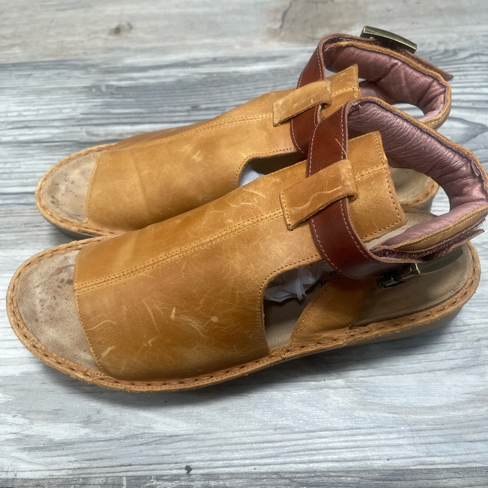 Naot woman's sandals